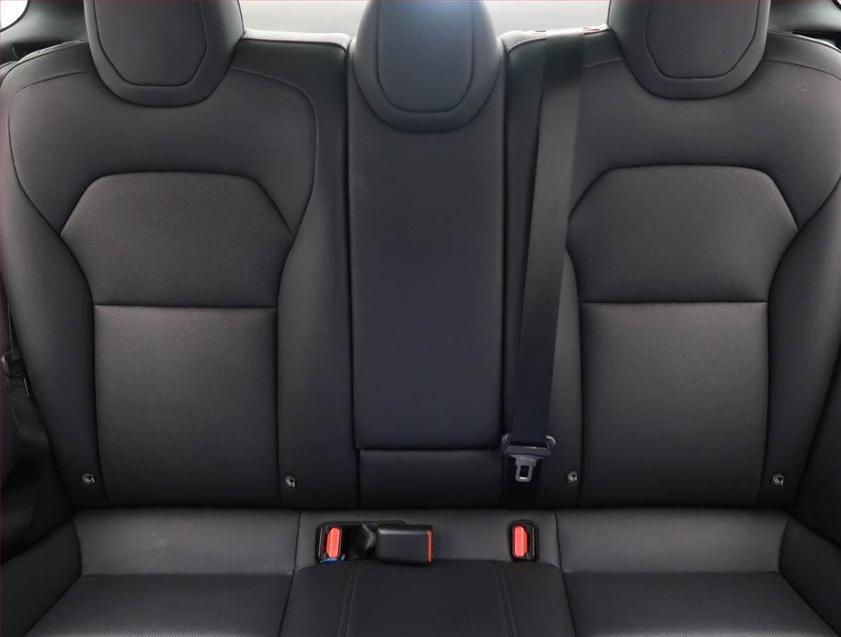 2025 Tesla MODEL 3 - 10