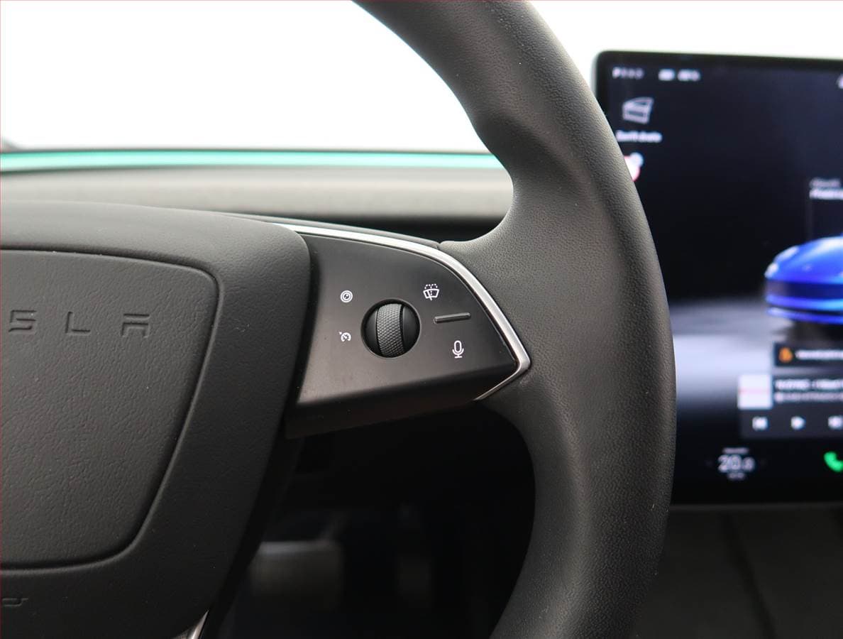 2025 Tesla MODEL 3 - 16