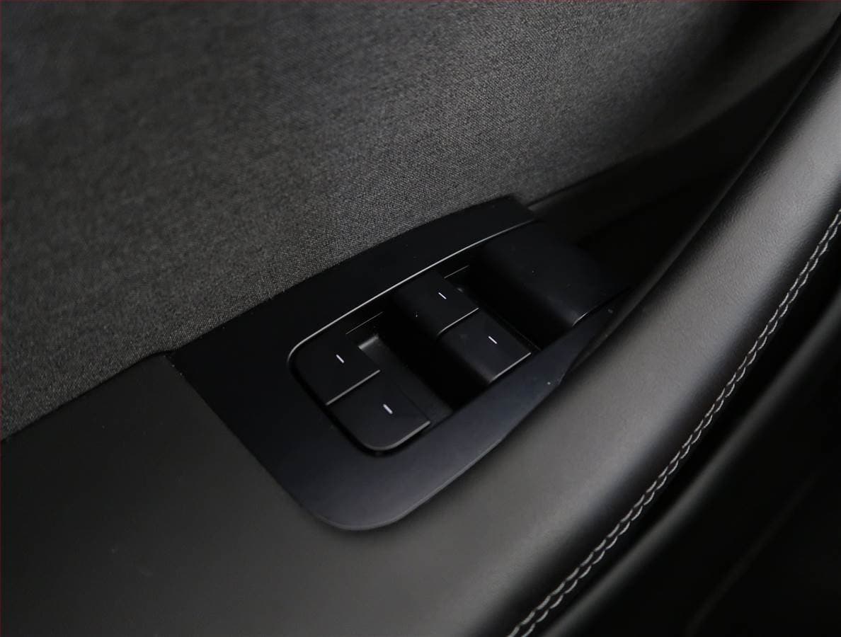 2025 Tesla MODEL 3 - 20
