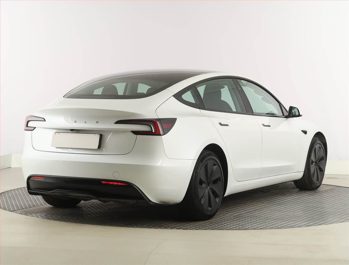 2025 Tesla MODEL 3 - 5