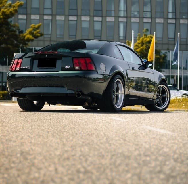 2001 Ford MUSTANG - 3