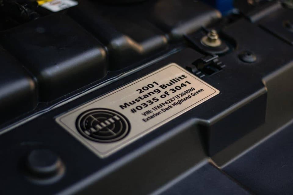 2001 Ford MUSTANG - 17