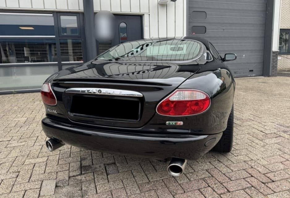 1999 Jaguar XK - 12