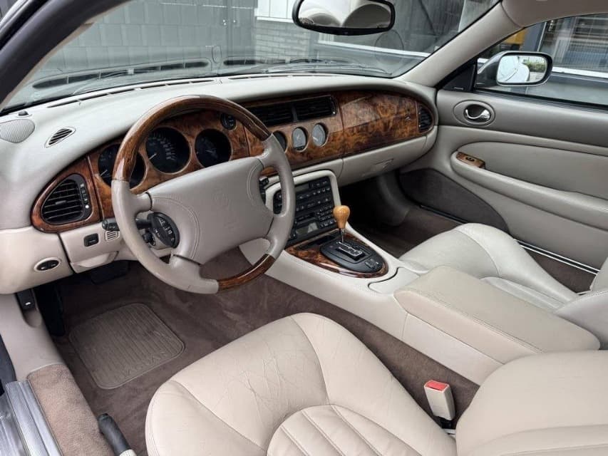 1999 Jaguar XK - 15