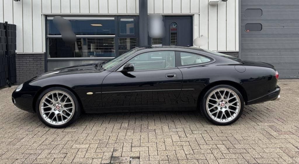 1999 Jaguar XK - 6