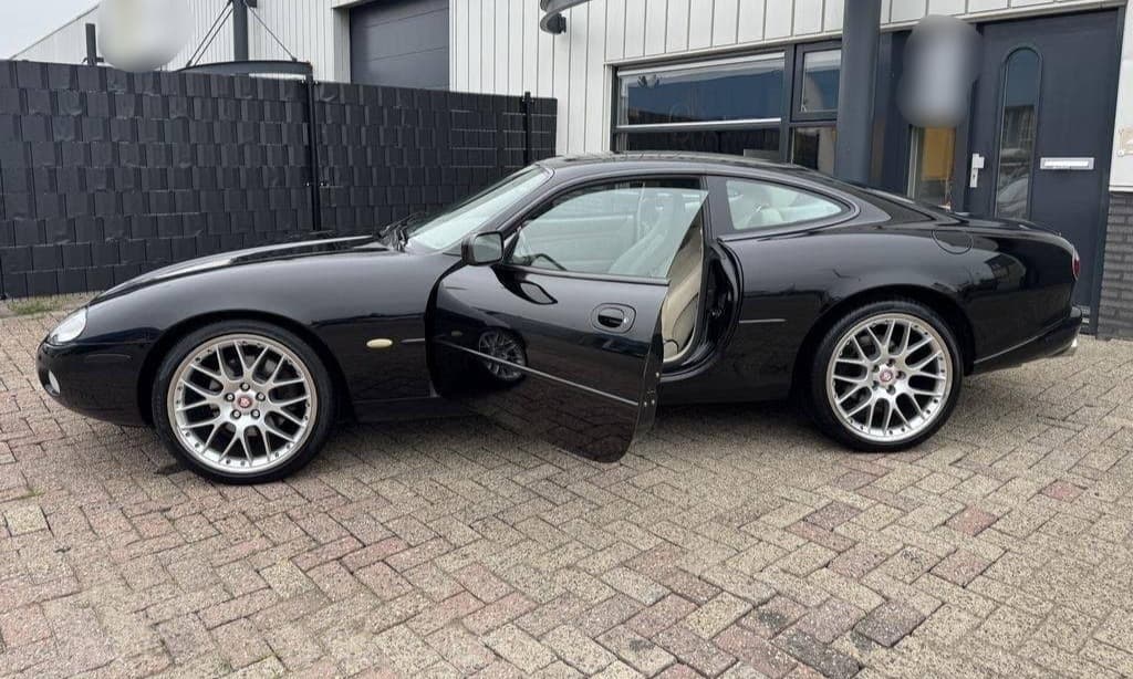 1999 Jaguar XK - 8