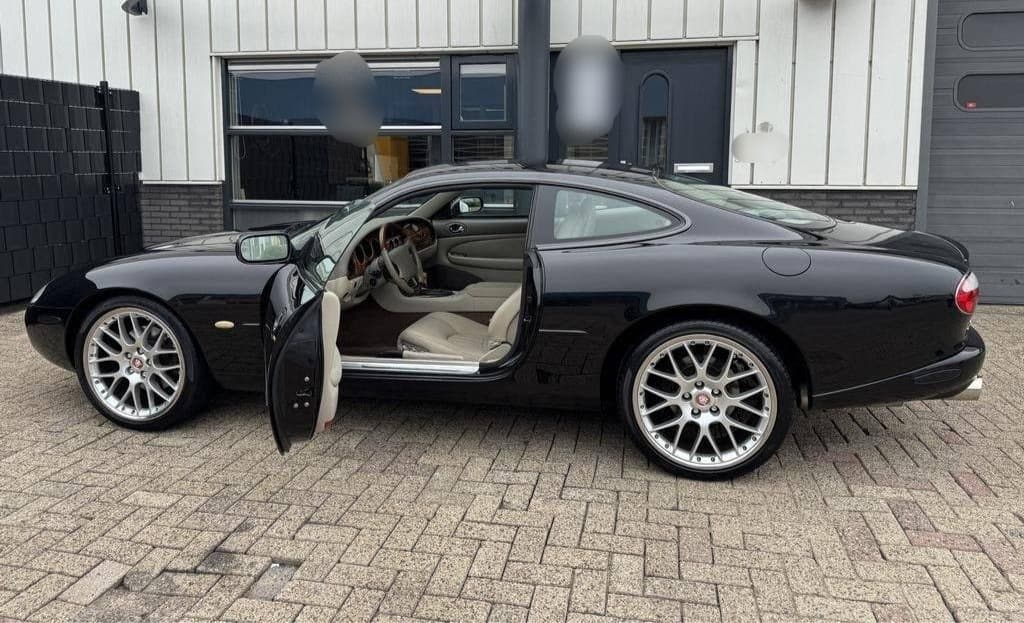 1999 Jaguar XK - 9