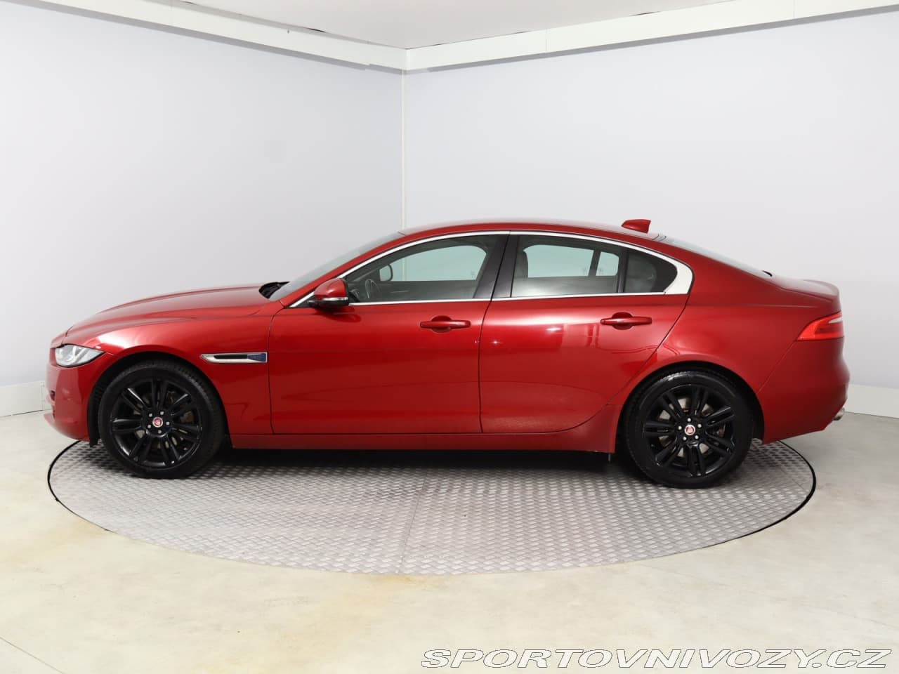 2016 Jaguar XE - 3