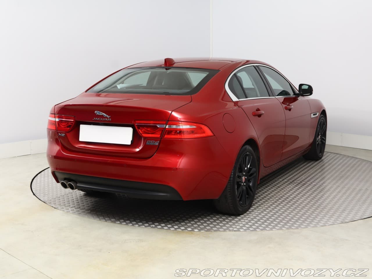 2016 Jaguar XE - 5