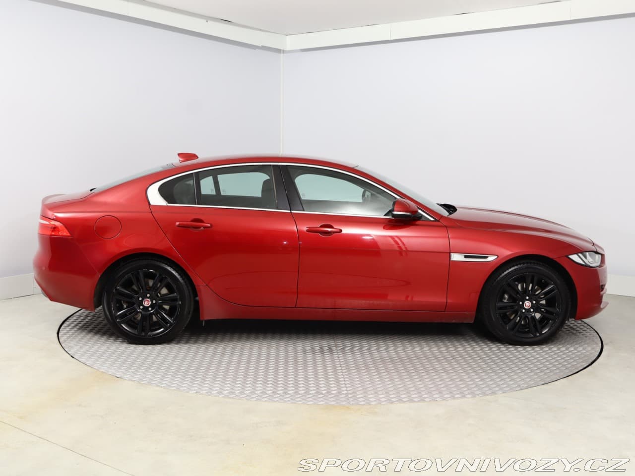 2016 Jaguar XE - 6