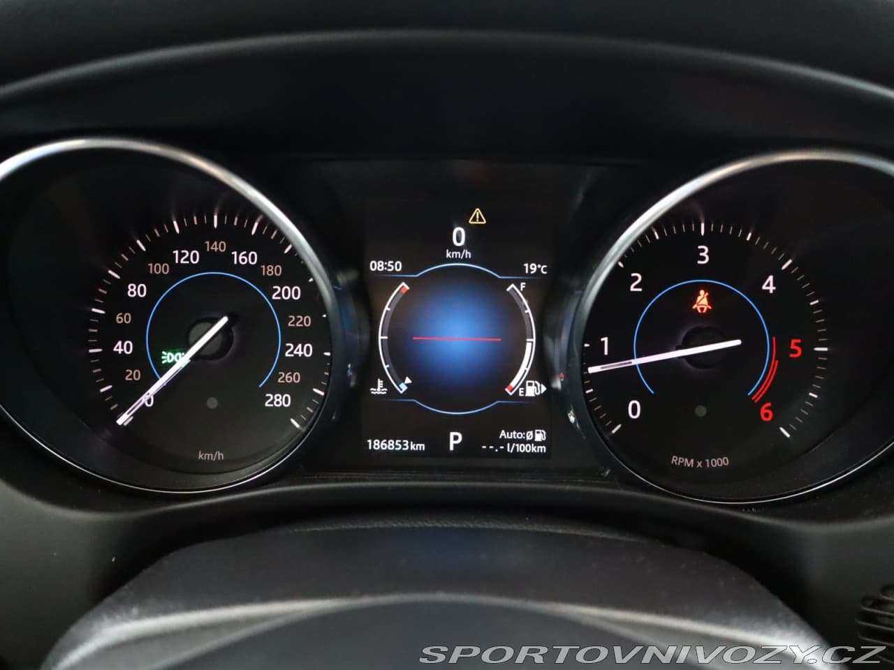 2016 Jaguar XE - 9