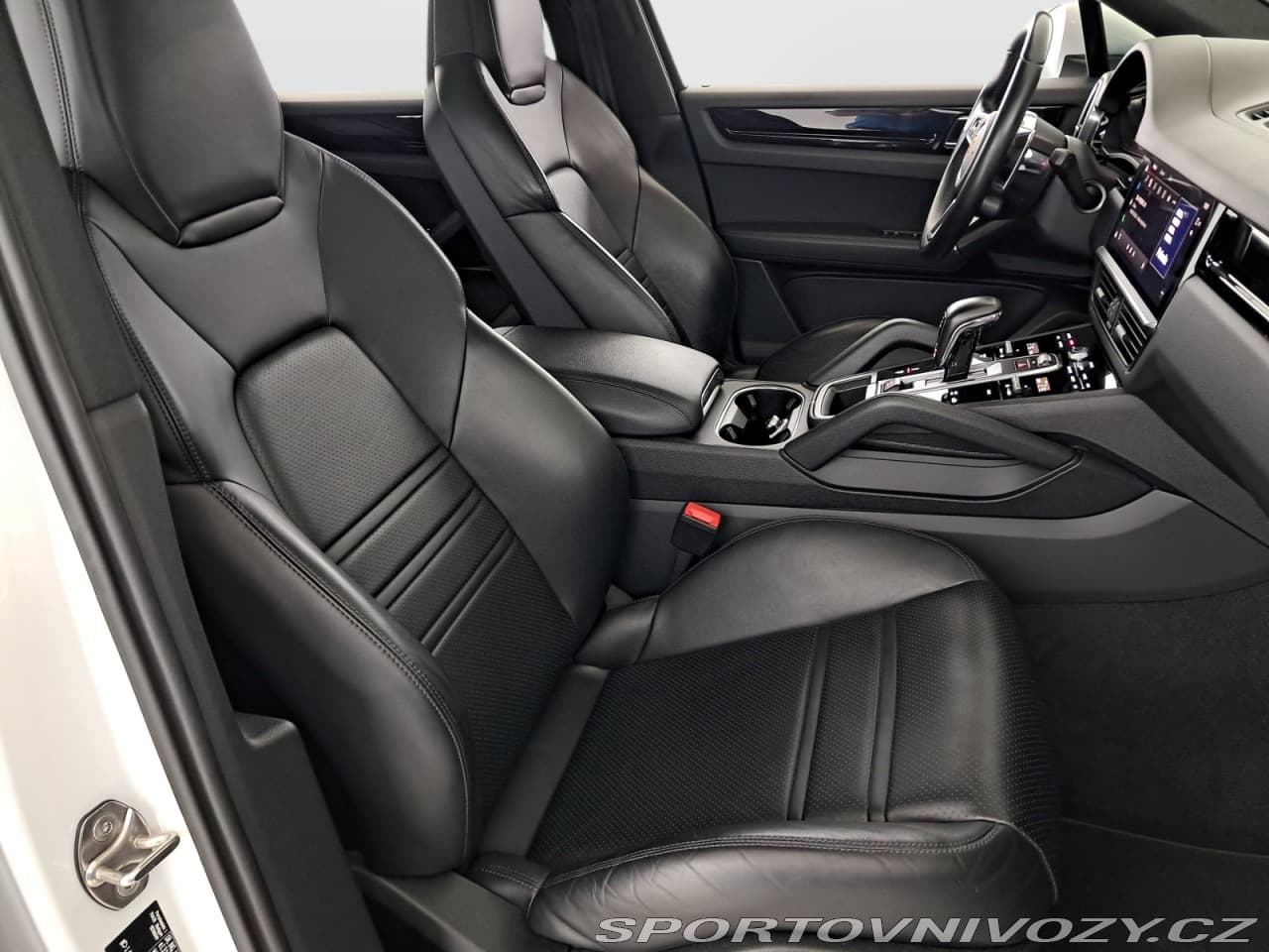 2023 Porsche CAYENNE - 9