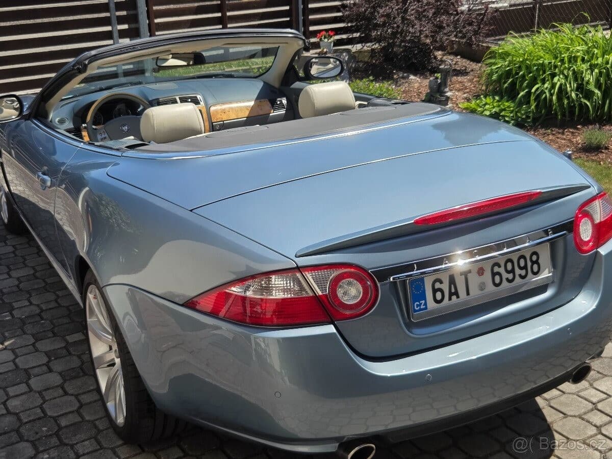 Jaguar XK - 6