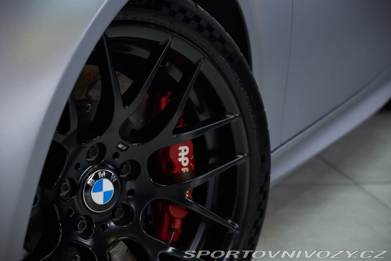 2010 BMW M3 - 6