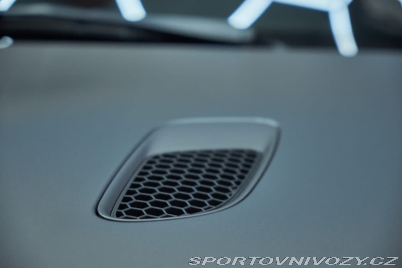 2010 BMW M3 - 9