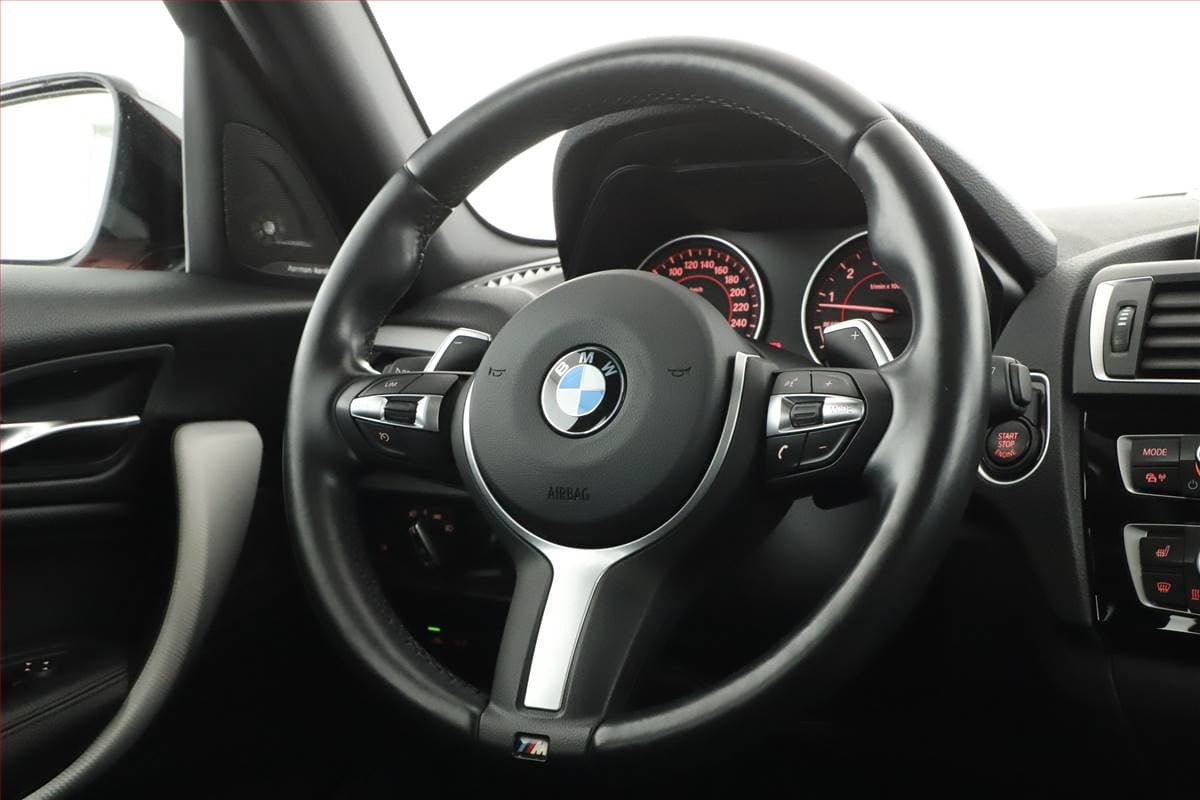 2016 BMW 1-SERIES - 15