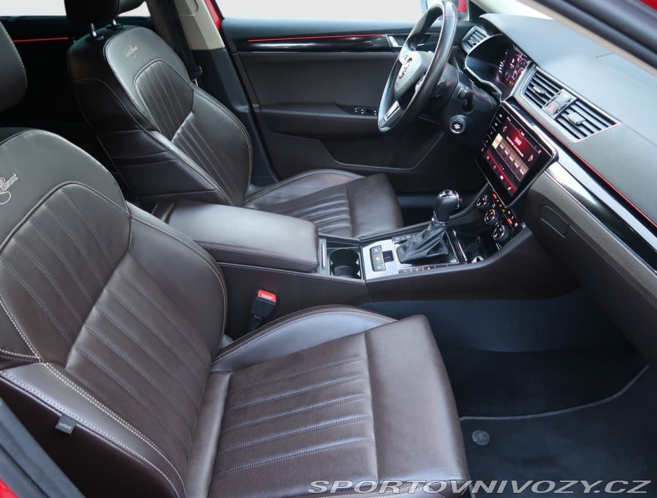 2019 Škoda SUPERB - 9