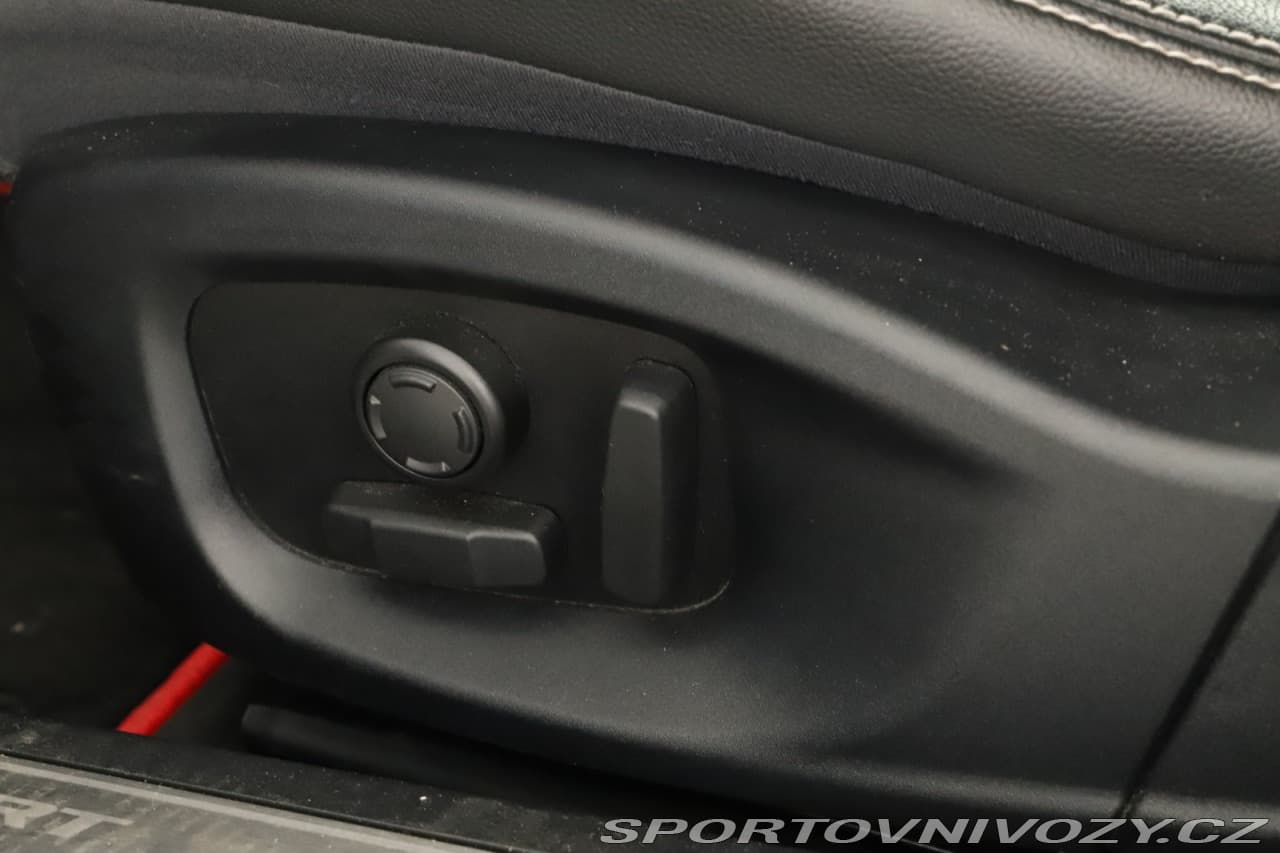 2017 Jaguar XF - 19
