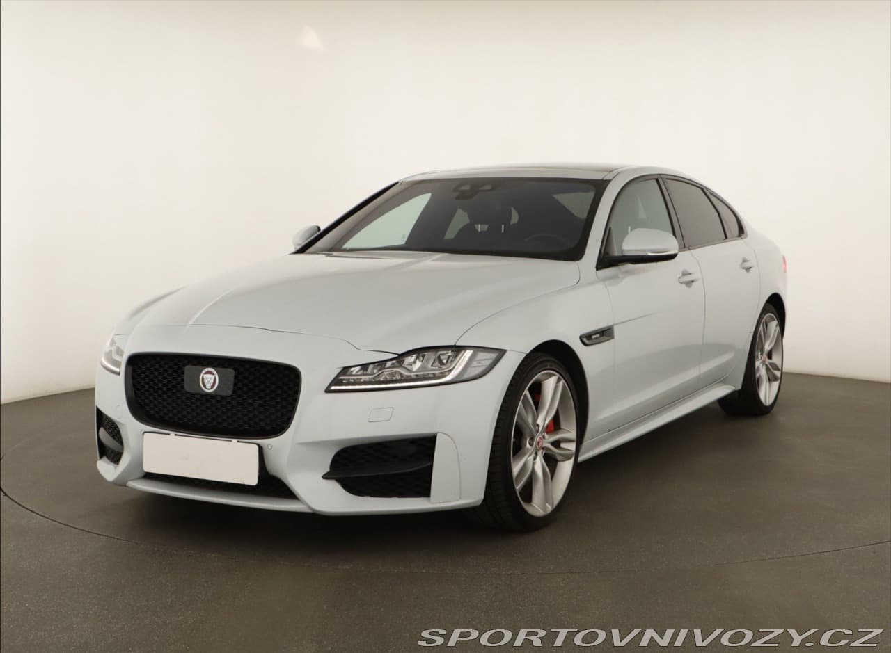 2017 Jaguar XF - 2