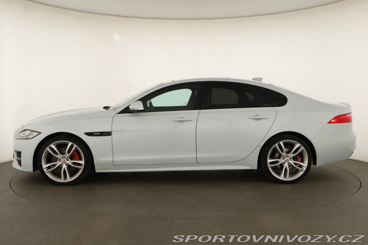 2017 Jaguar XF - 3