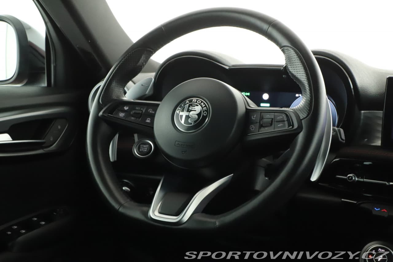 2023 Alfa Romeo TONALE - 8