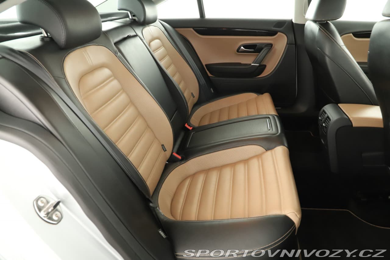 2011 Volkswagen PASSAT CC - 7