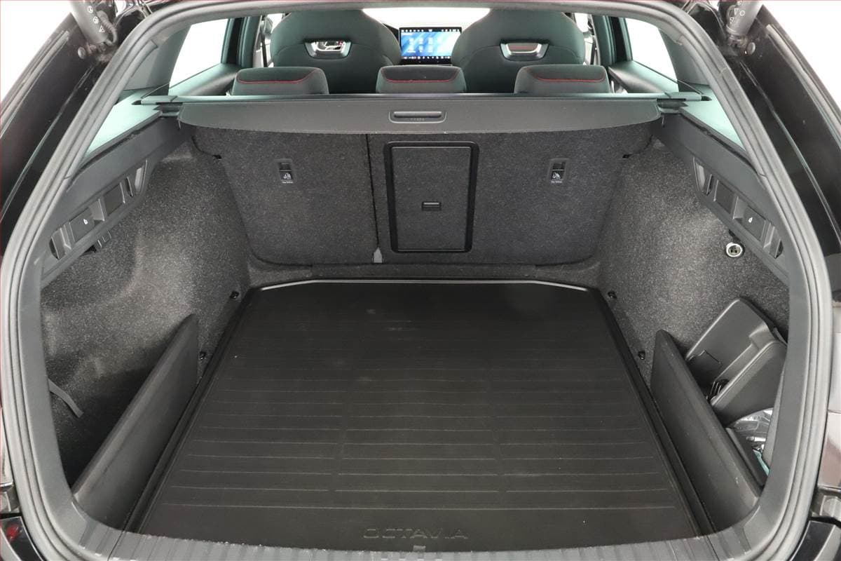 2025 Škoda OCTAVIA - 18