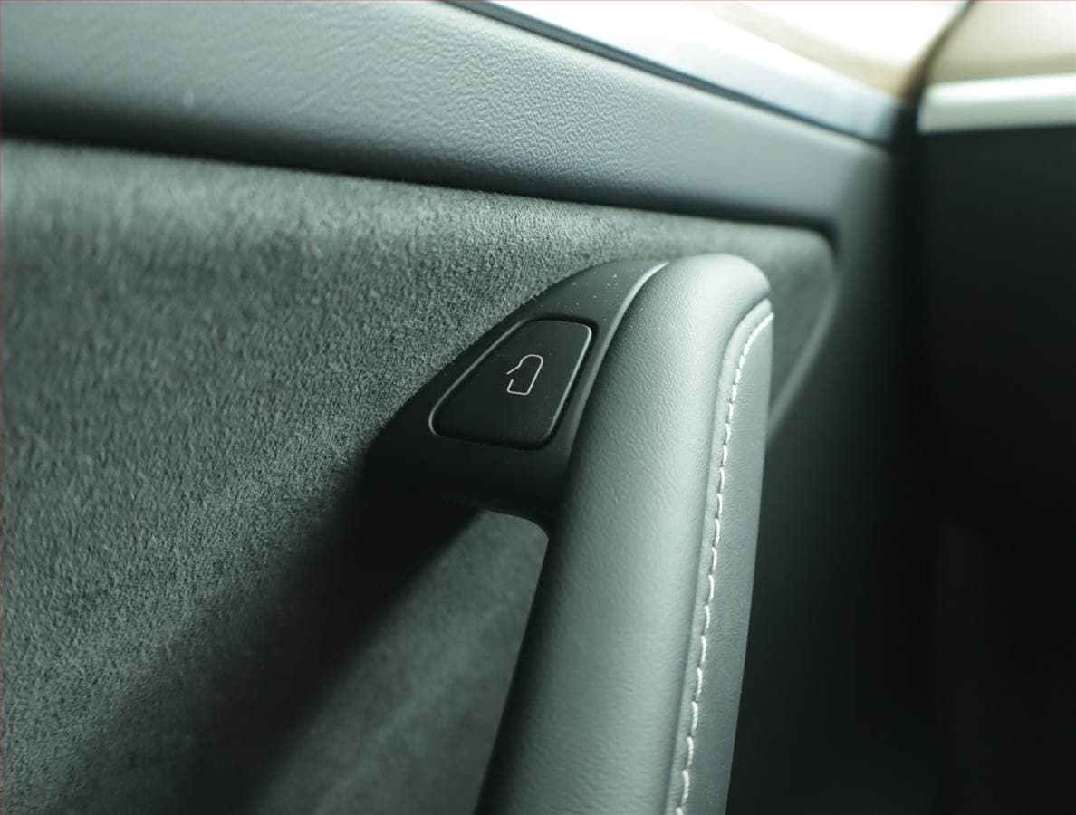 2023 Tesla MODEL Y - 15