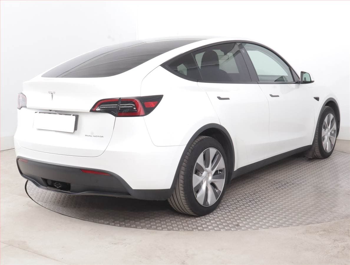2023 Tesla MODEL Y - 5