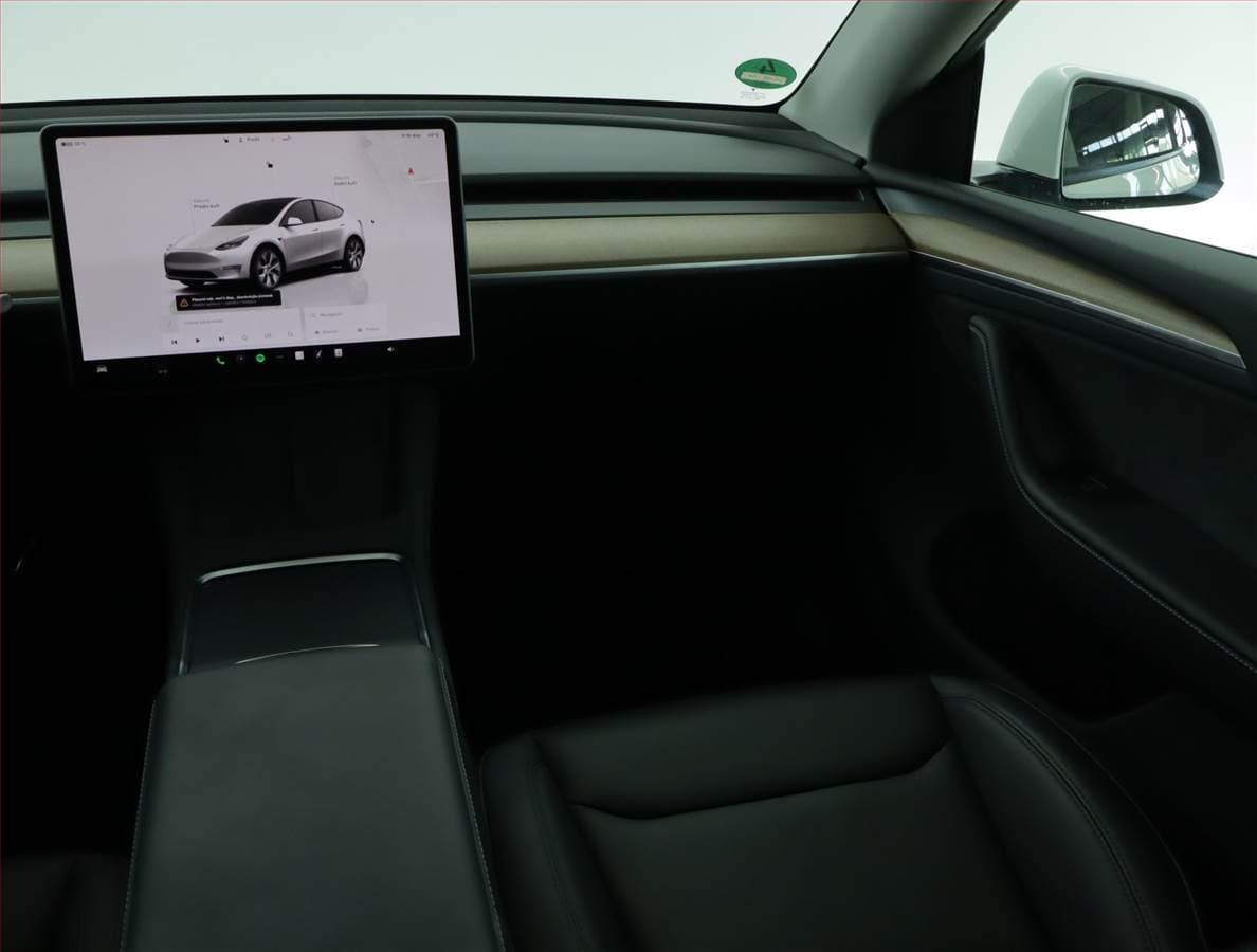 2023 Tesla MODEL Y - 8