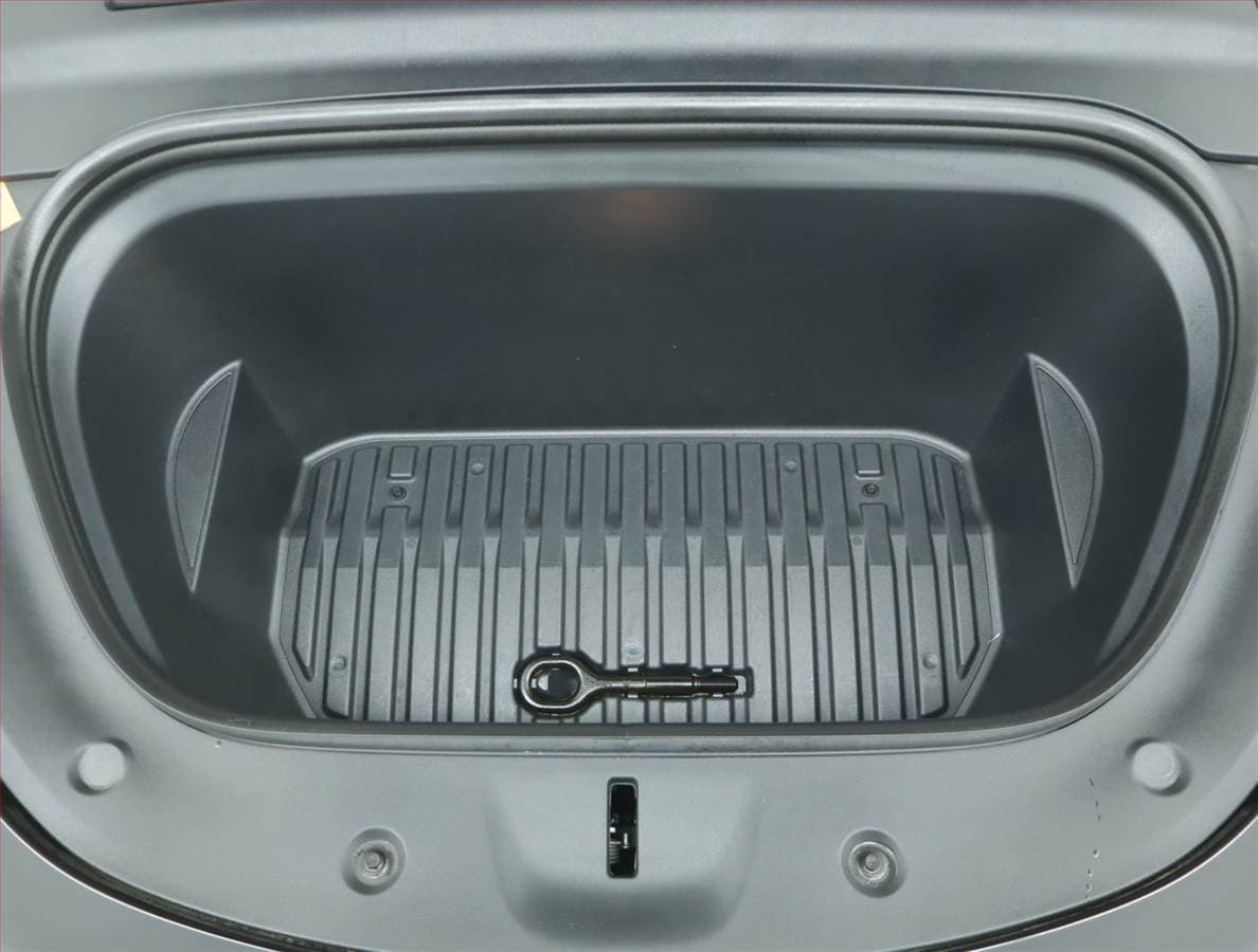 2023 Tesla MODEL Y - 16