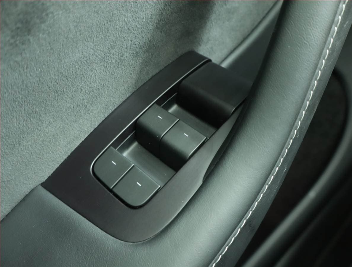 2023 Tesla MODEL Y - 17