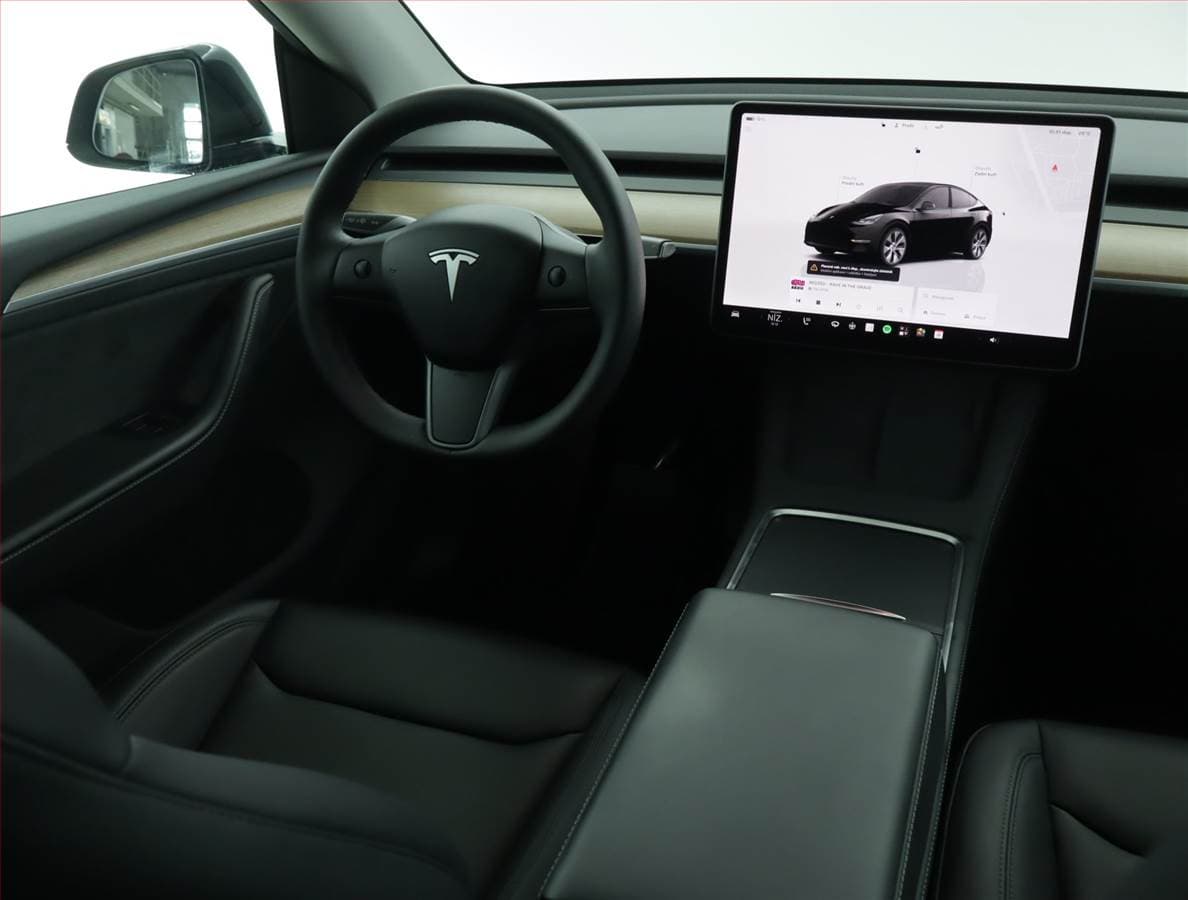 2023 Tesla MODEL Y - 7