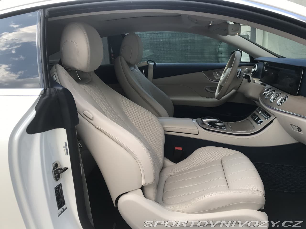 2017 Mercedes-Benz E-CLASS - 11