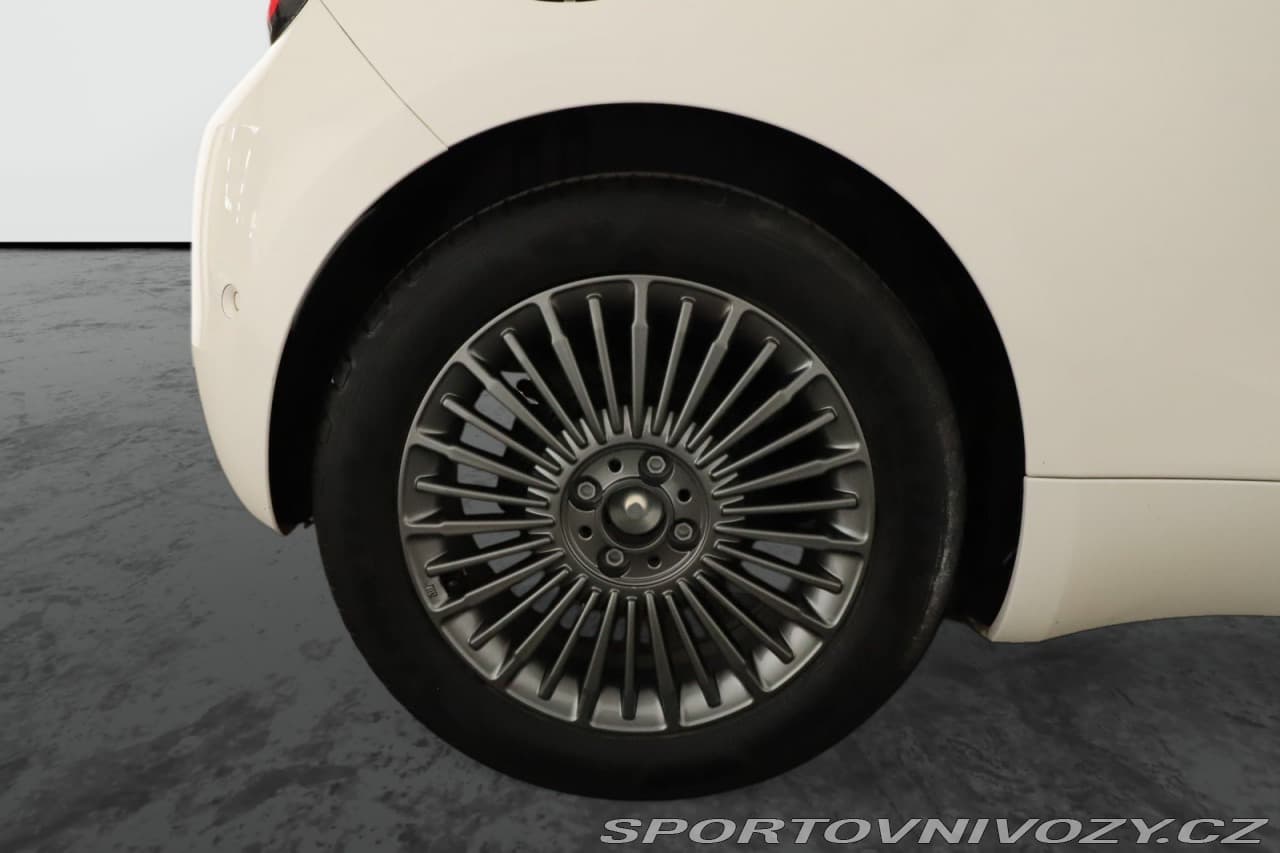 2021 Fiat 500 - 12