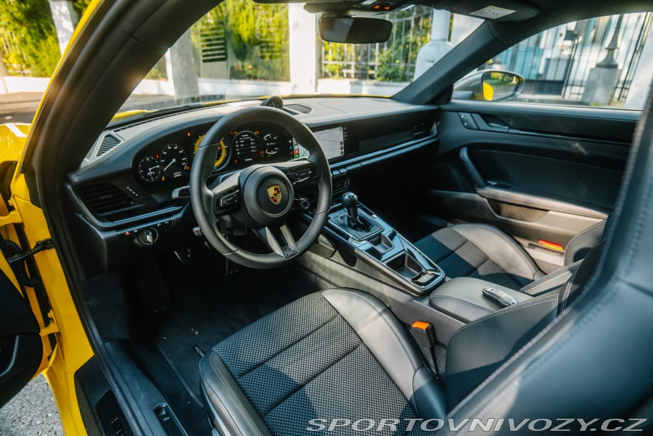 2023 Porsche 911 - 13