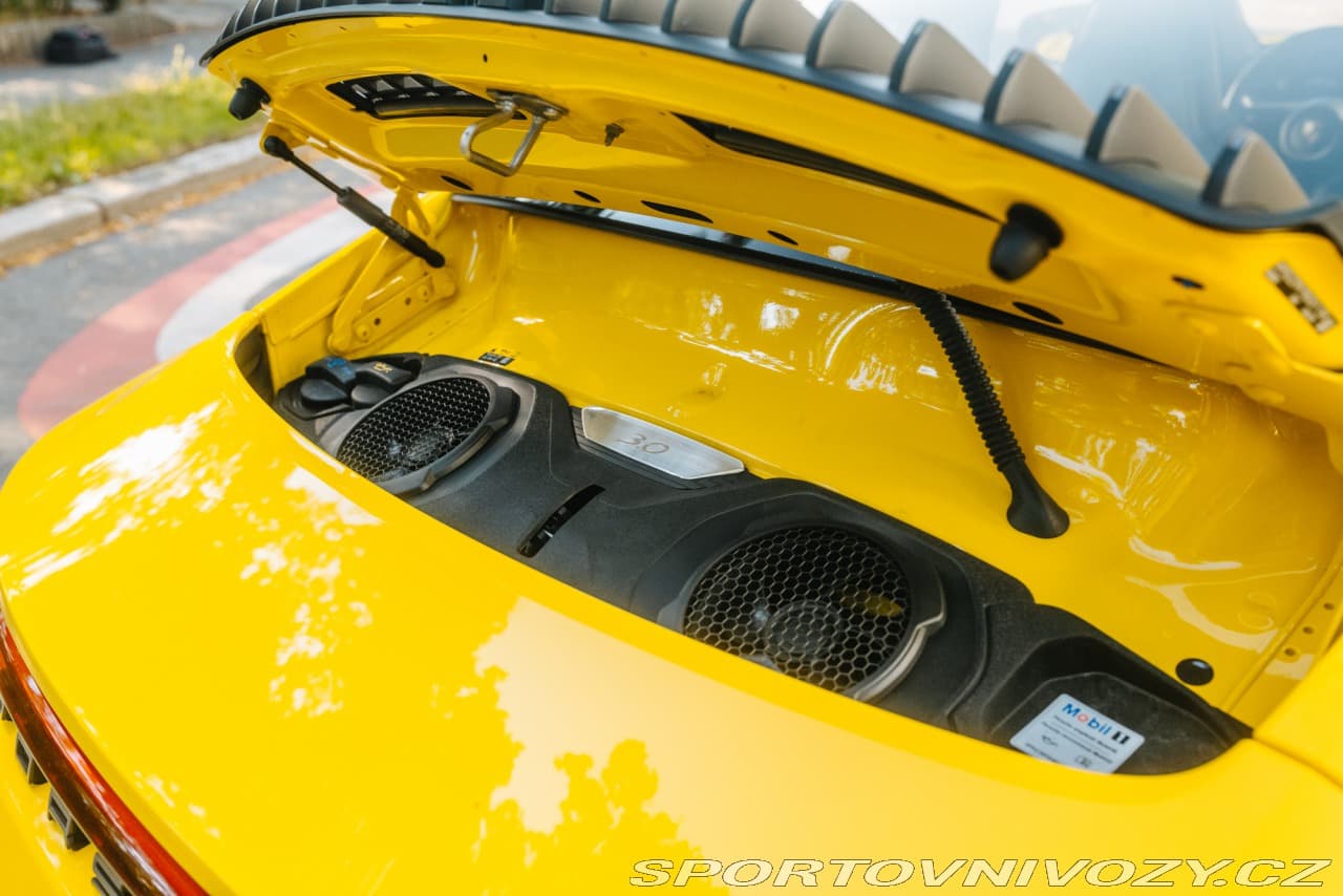 2023 Porsche 911 - 20