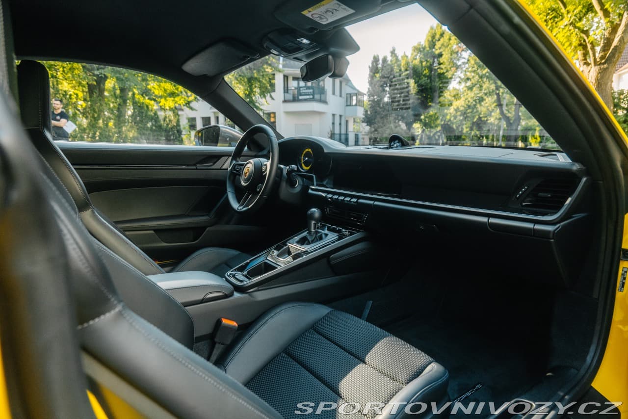 2023 Porsche 911 - 9