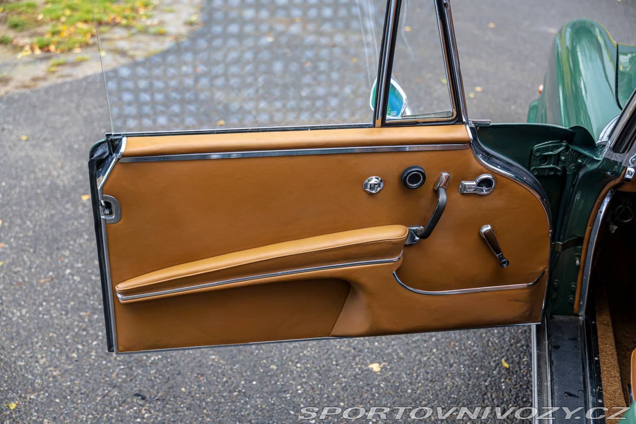 1967 Mercedes-Benz E-CLASS - 16