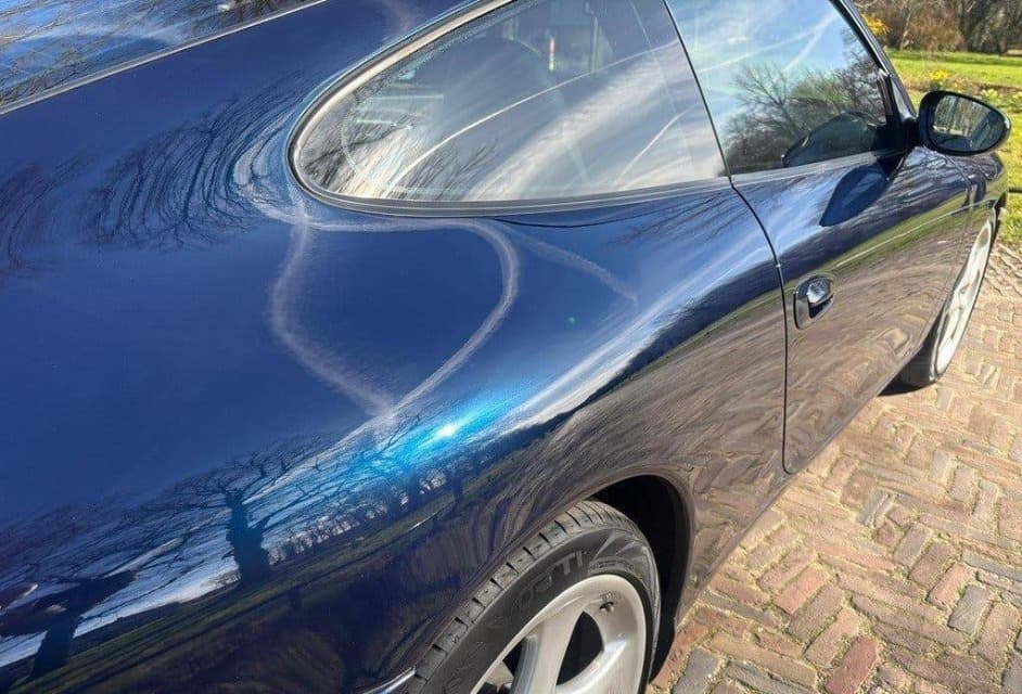 2000 Porsche 911 - 13