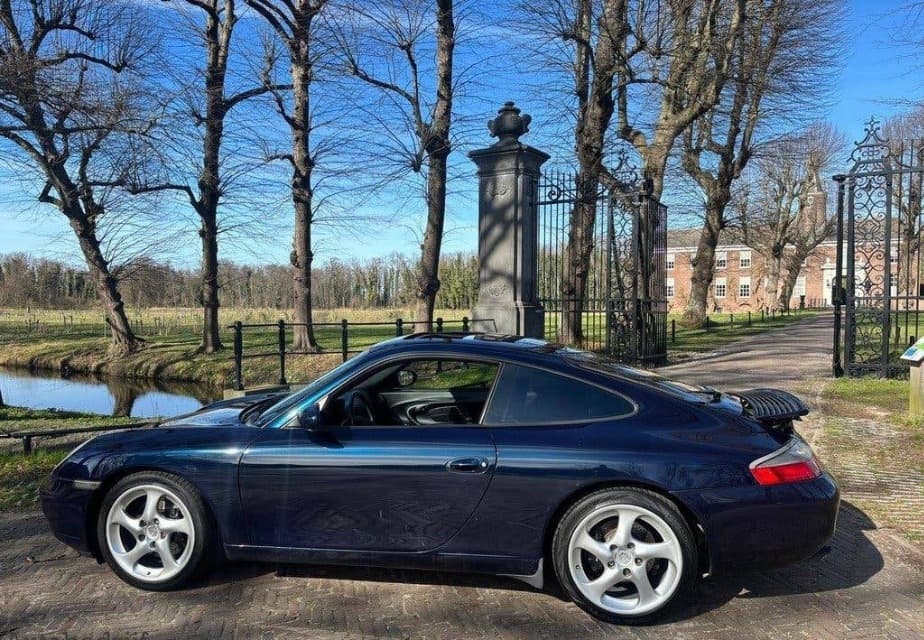 2000 Porsche 911 - 4
