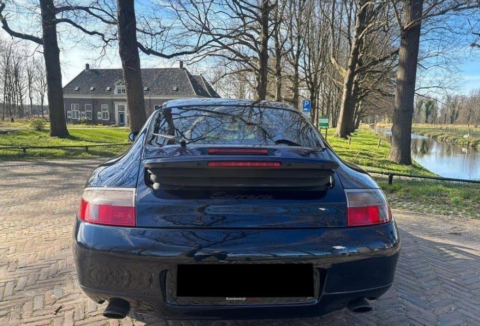 2000 Porsche 911 - 9