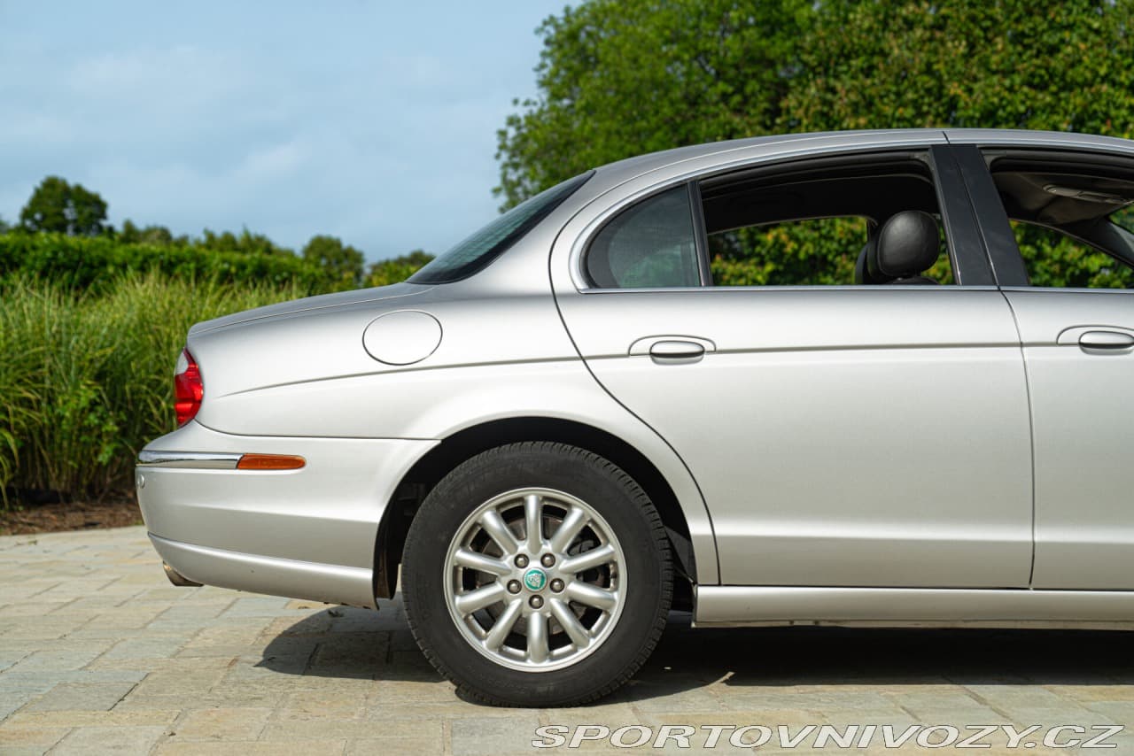 2004 Jaguar S-TYPE - 18