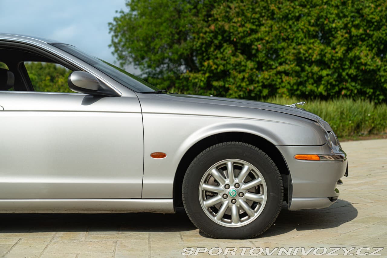 2004 Jaguar S-TYPE - 19