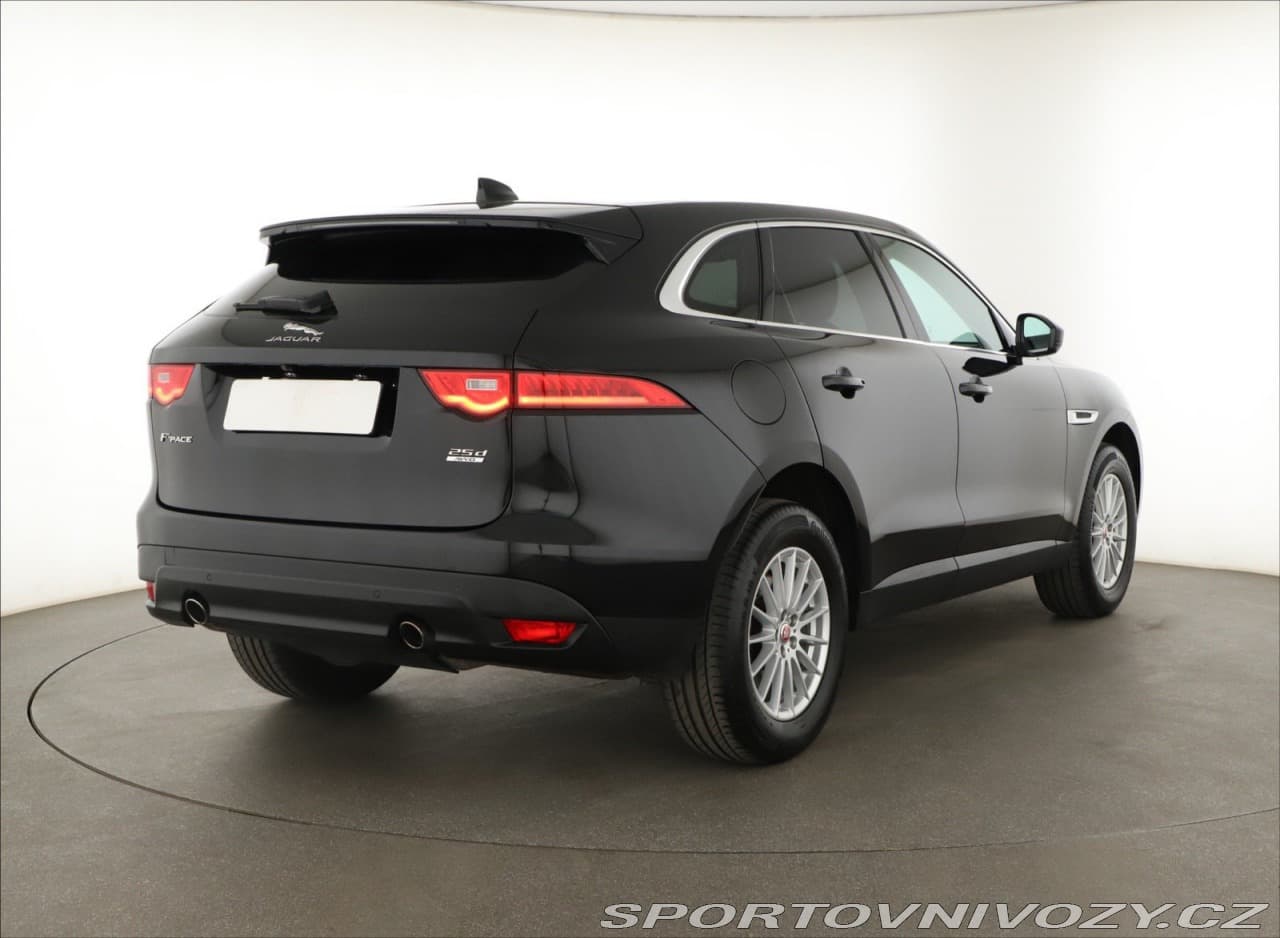 2018 Jaguar F-PACE - 5
