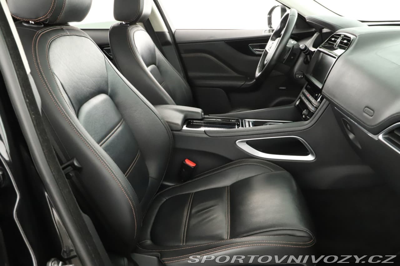 2018 Jaguar F-PACE - 7