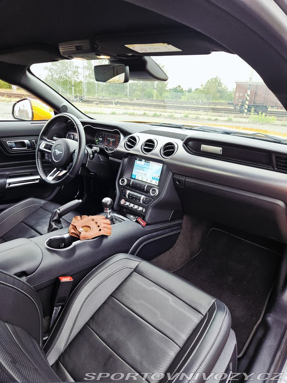 2018 Ford MUSTANG - 11