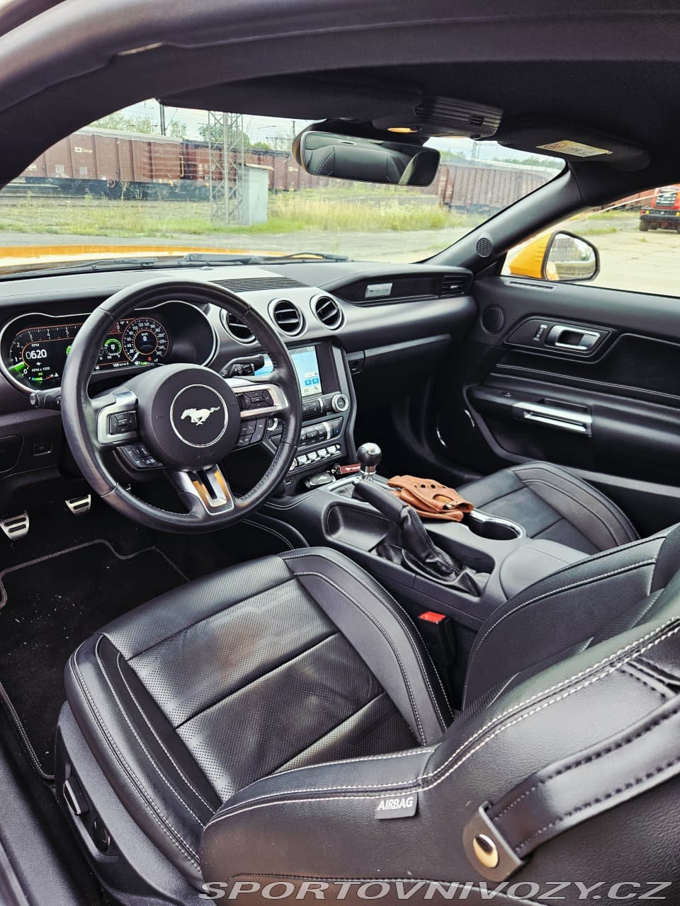 2018 Ford MUSTANG - 12