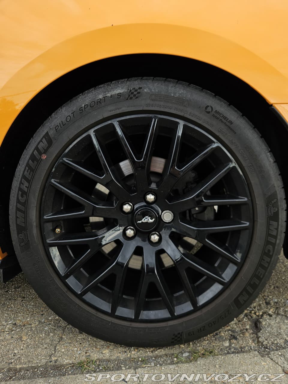 2018 Ford MUSTANG - 19