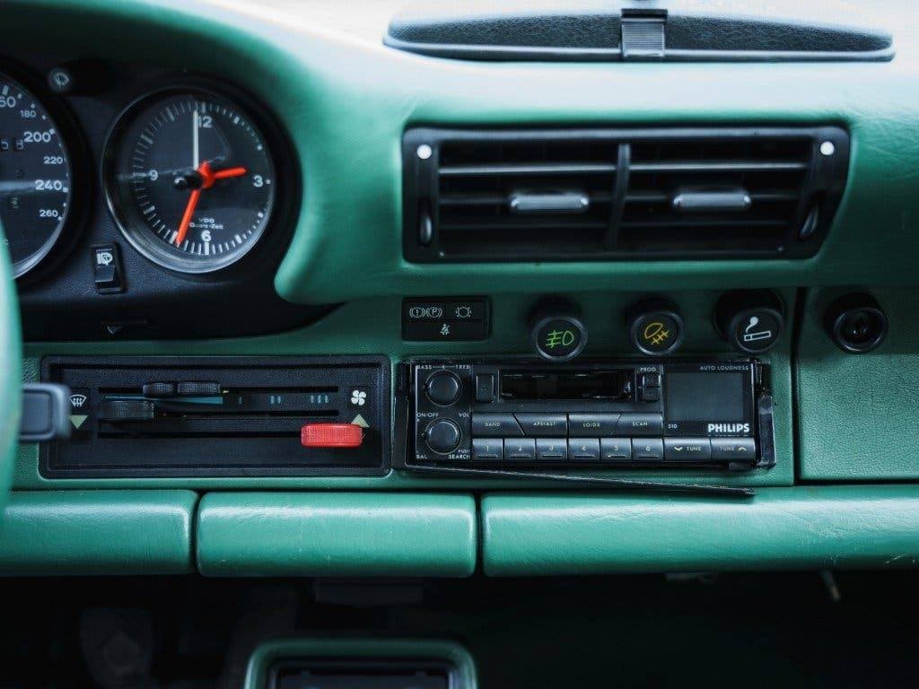 1988 Porsche 911 - 16